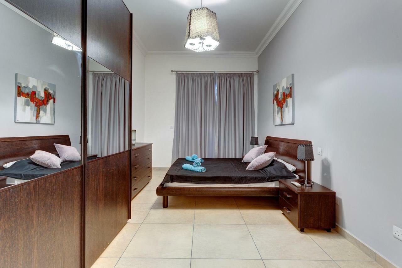 סליאמה Gorgeous Apartment With Terrace In Fort Cambridge, Pool מראה חיצוני תמונה