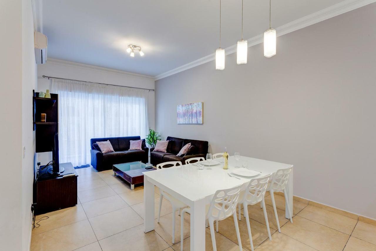 סליאמה Gorgeous Apartment With Terrace In Fort Cambridge, Pool מראה חיצוני תמונה